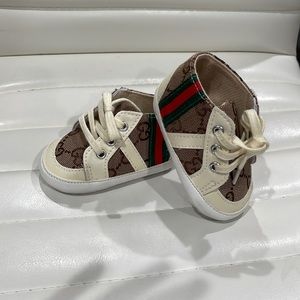 ❌sold❌ Gucci Baby crib shoes
